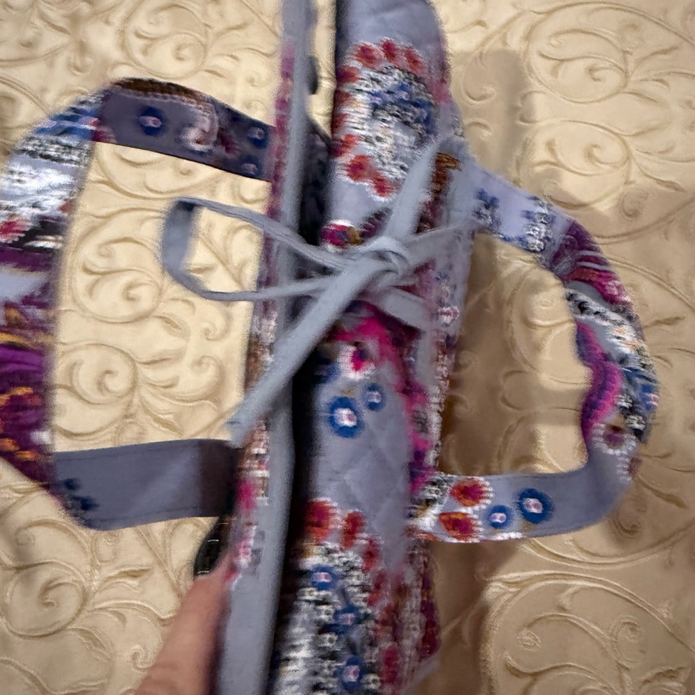 Vera Bradley hanging travel bag - Picture 3 of 7